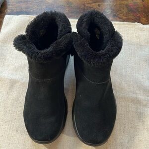 Skechers Air Cooled Goga Mat Women's Faux Fur Lined Leather Short Boots 8 Black